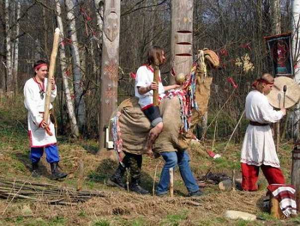 Самые популярные суеверия в россии | vivareit