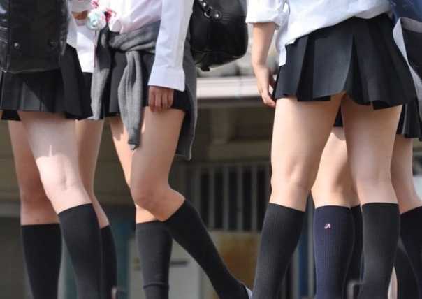 Почему в японии школьники не носят колготки?