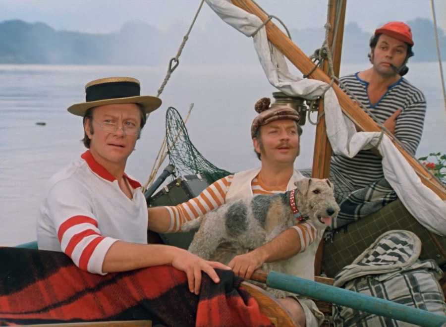 Двухсерийный мюзикл Наума Бирмана Трое в лодке, не считая собаки вышел на экраны в 1979 году Несмотря на разгромные отзывы критиков, комедия полюбилась зрителям всего постсоветского пространства и стала классикой советского кино В этом году кинокартина от
