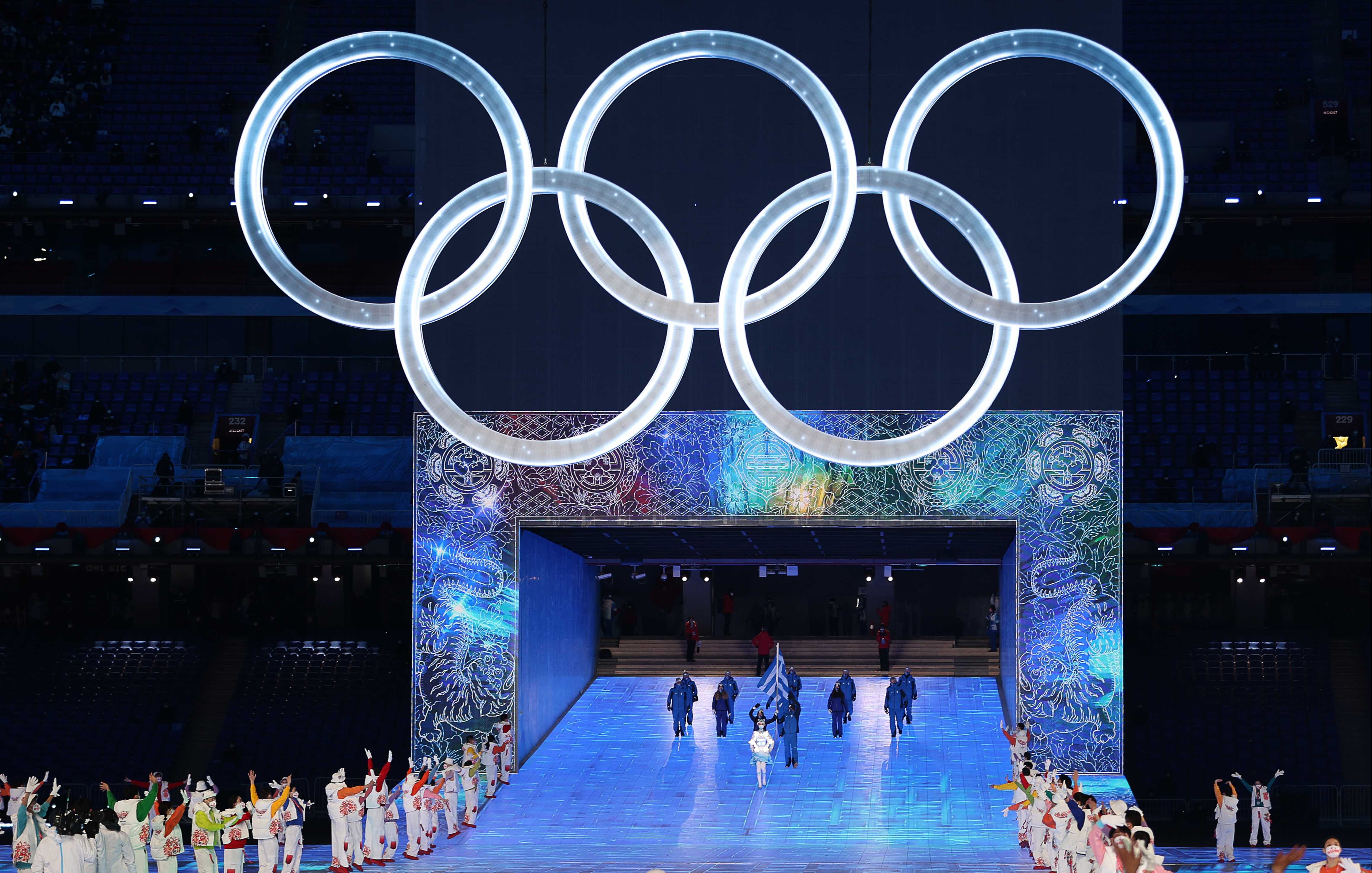 Эта олимпиада − сплошные проблемы и обуза для всех. японцы − против, убытки − 22 млрд, на трибунах − пустота